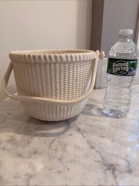 RARE! *BENNINGTON POTTERY* Large WHITE NANTUCKET LIGHTSHIP BASKET GEO DAVIS 1983